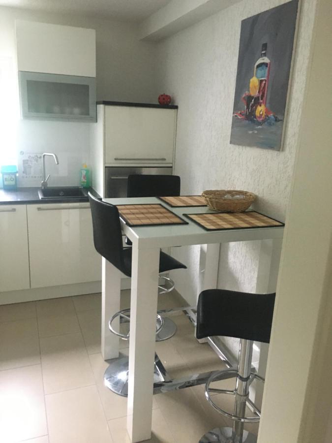 Apartment Ройтлинген Экстерьер фото